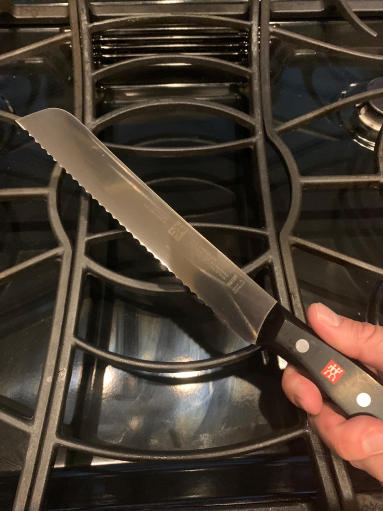 ZWILLING TWIN Signature 8-inch Bread Knife customer photo 2