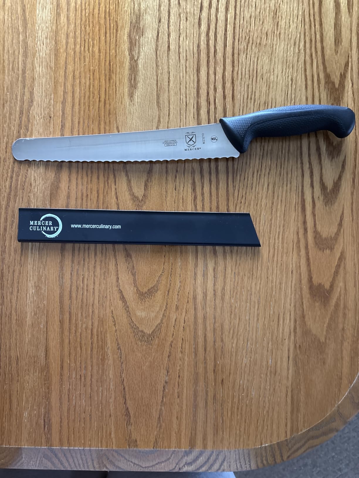 Mercer Culinary M23210 Millennia Black Handle, 10-Inch Wide Wavy Edge, Bread Knife customer photo 2