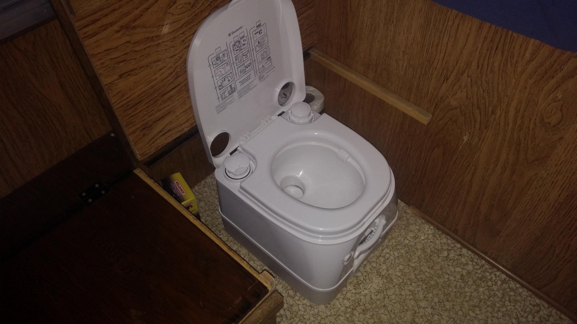 Dometic 970-Series Portable Toilet - 2.6 Gallon, Gray customer photo 2