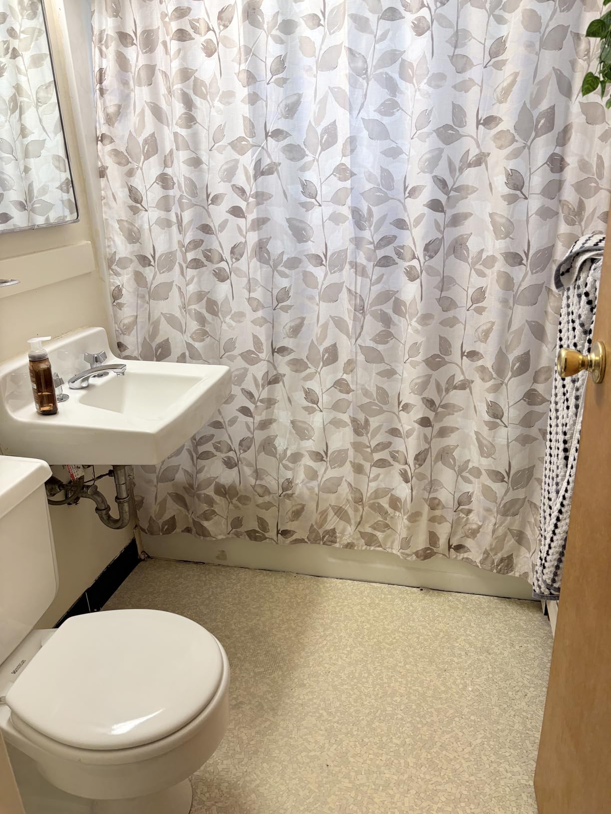 Nexus Self Adhesive 12-Inch Vinyl Floor Tiles, 20 Tiles - 12 x 12, Medium Oak Plank-Look Pattern - Peel and Stick, DIY Flooring by Achim Home Decor customer photo 2