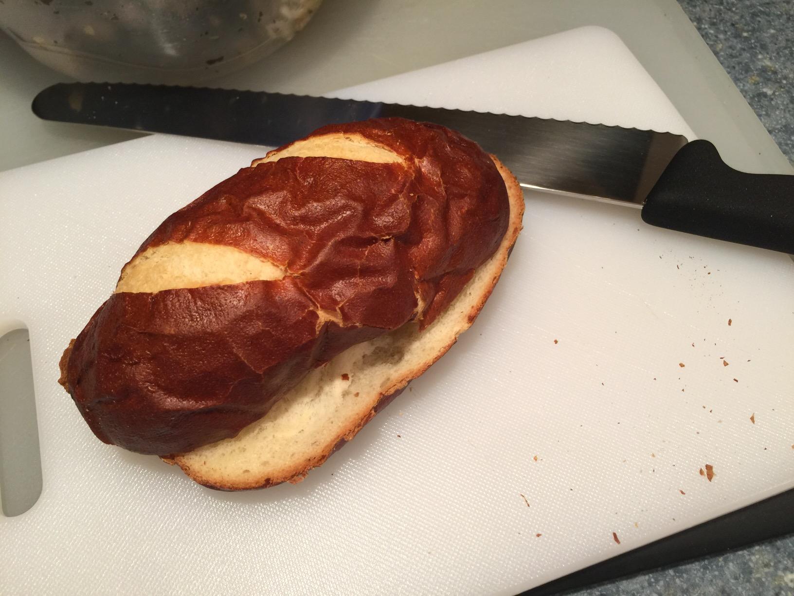 Victorinox 10.25 Inch Fibrox Bread Knife with Ultra-Sharp Serrated Edge, Black customer photo 2