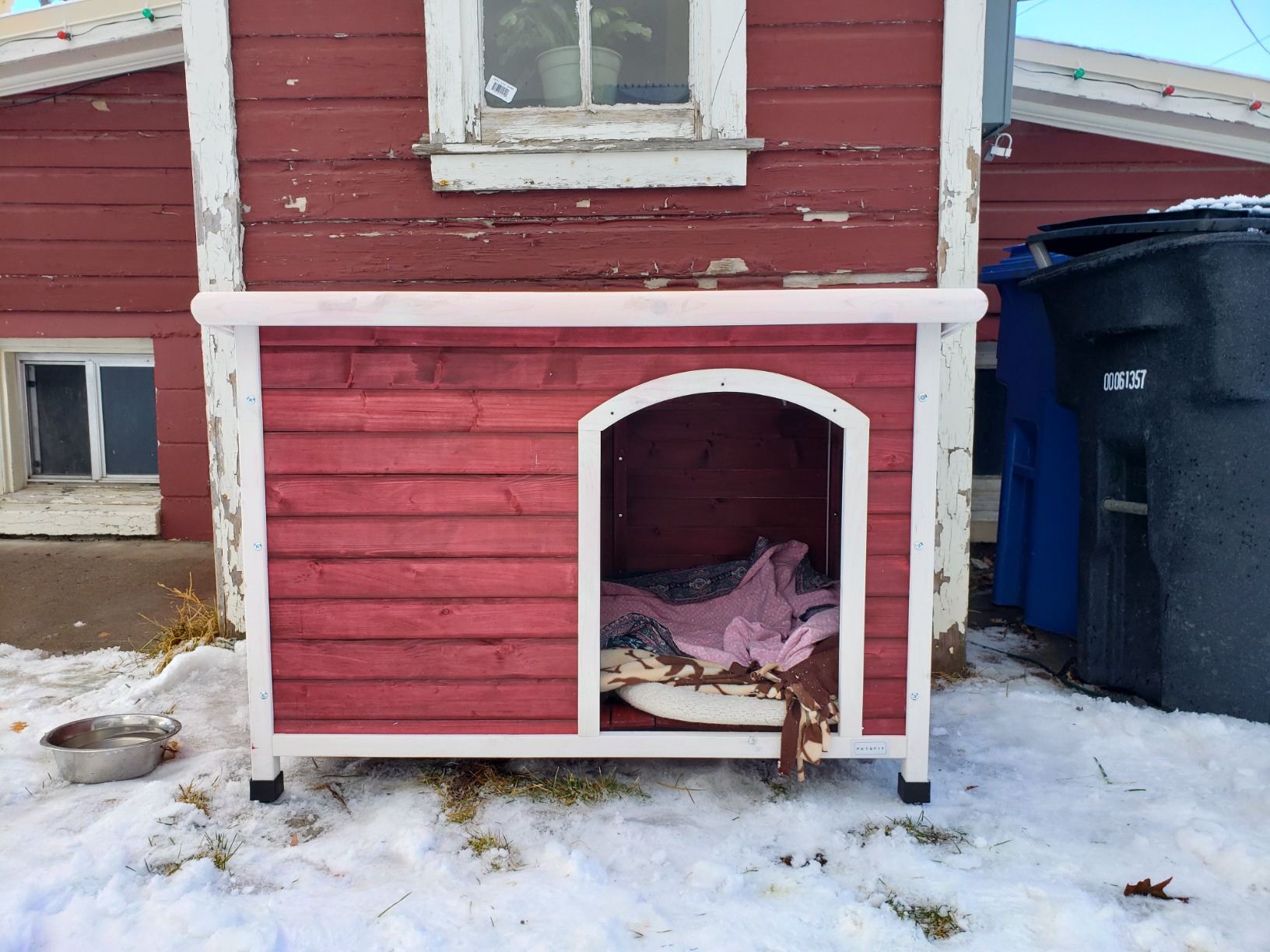 Petsfit Solid Wood Outdoor Dog House for Large Dogs up to 80 lbs customer photo 1