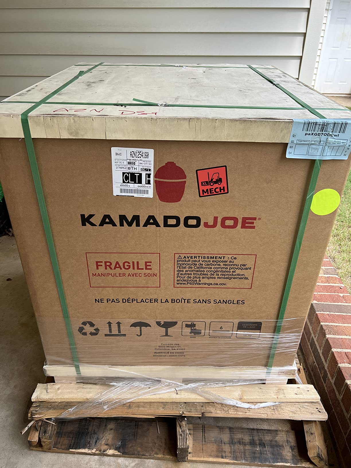 Kamado Joe Big Joe Series I 24-inch Ceramic Charcoal Grill and Smoker with Cart, Side Shelves, Stainless Steel Grates and 450 Cooking Square Inches in Red customer photo 2