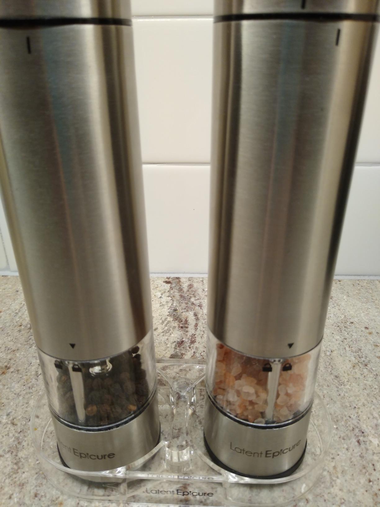 Latent Epicure Electric Salt and Pepper Grinder Set, USB-C Rechargeable Stainless Steel Mills with LED Light, Adjustable Ceramic Grinders and Acrylic Mill Rest Tray customer photo 2