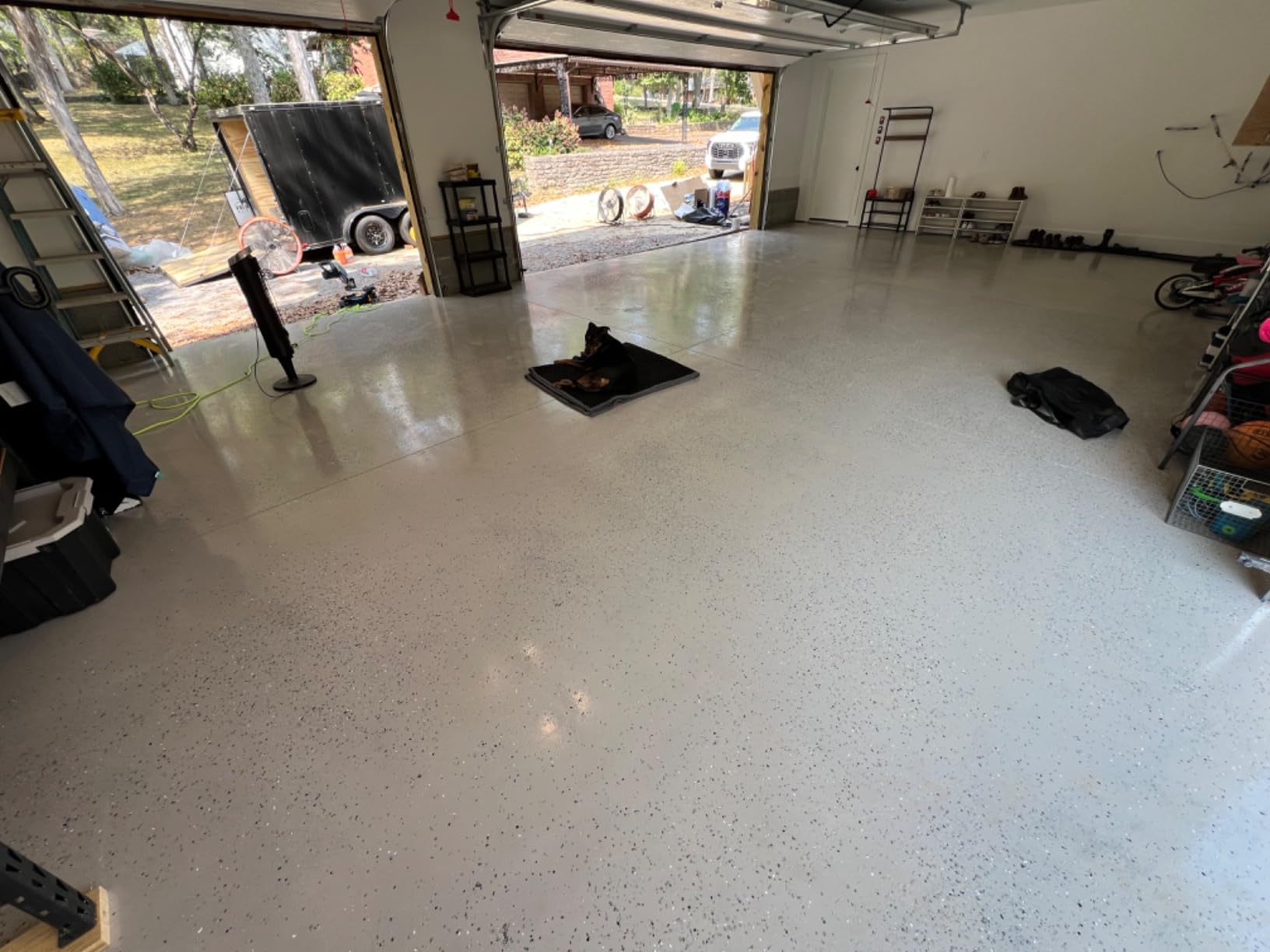 Rust-Oleum 292514 EPOXYSHIELD Premium Clear Garage Floor Coating Kit, 2.5 Car, Gloss Clear customer photo 2