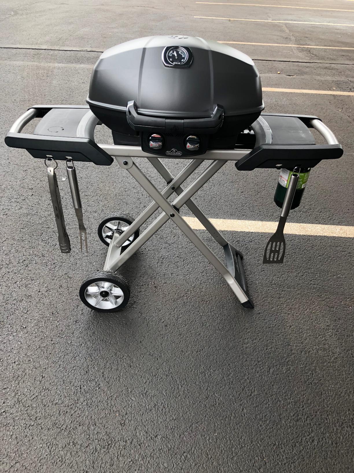 Napoleon TravelQ PRO285X Portable Propane Gas Grill with Foldable Scissor Cart, Black, 2 Burners, Tailgating, Camping, and Small Outdoor Spaces customer photo 1