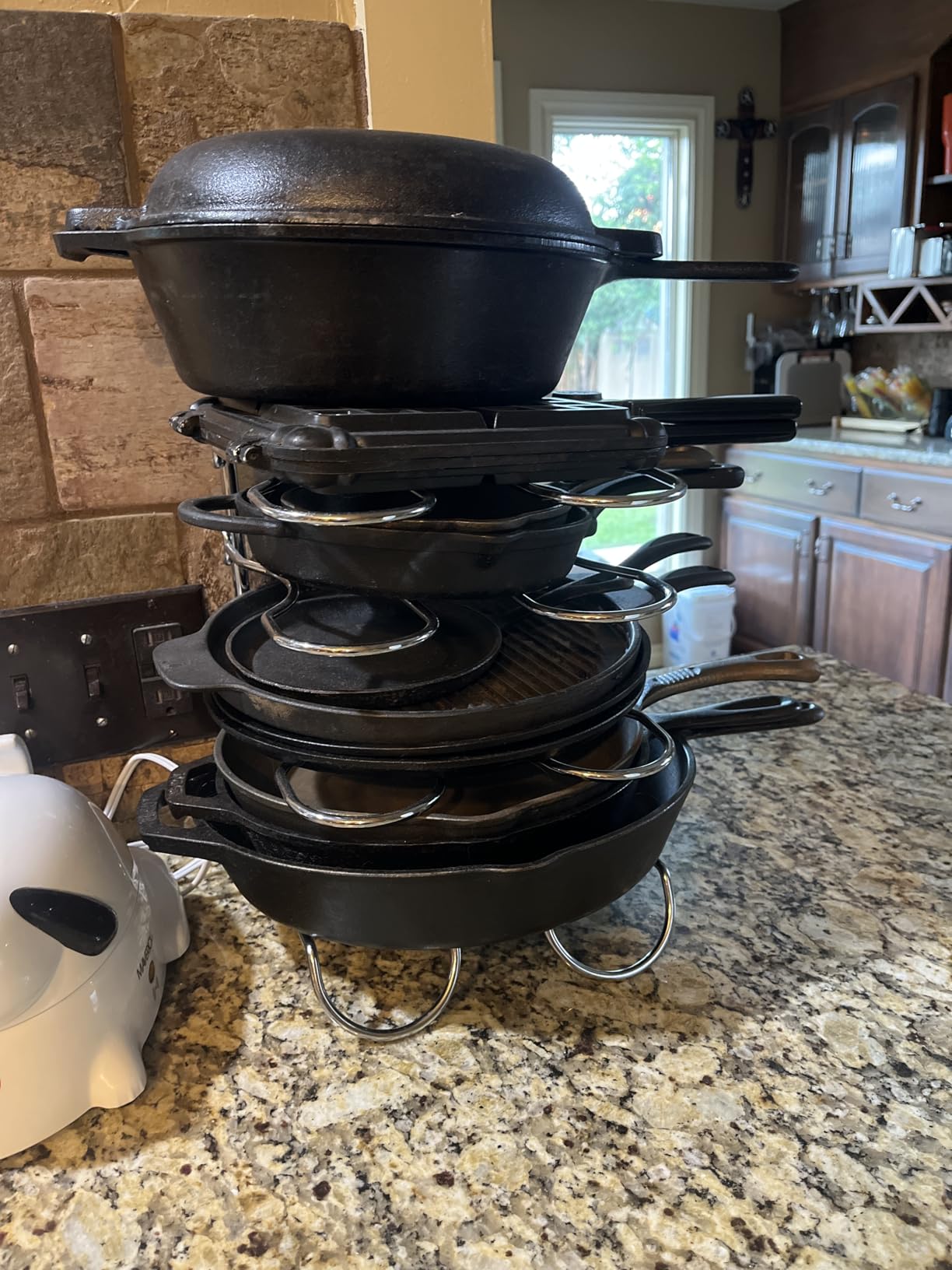 CAXXA Heavy Duty Pan Rack, Pot Lid Rack, Kitchen Cabinet Pantry Cookware Organizer Rack Holder with 5 Adjustable Dividers, Chrome customer photo 1