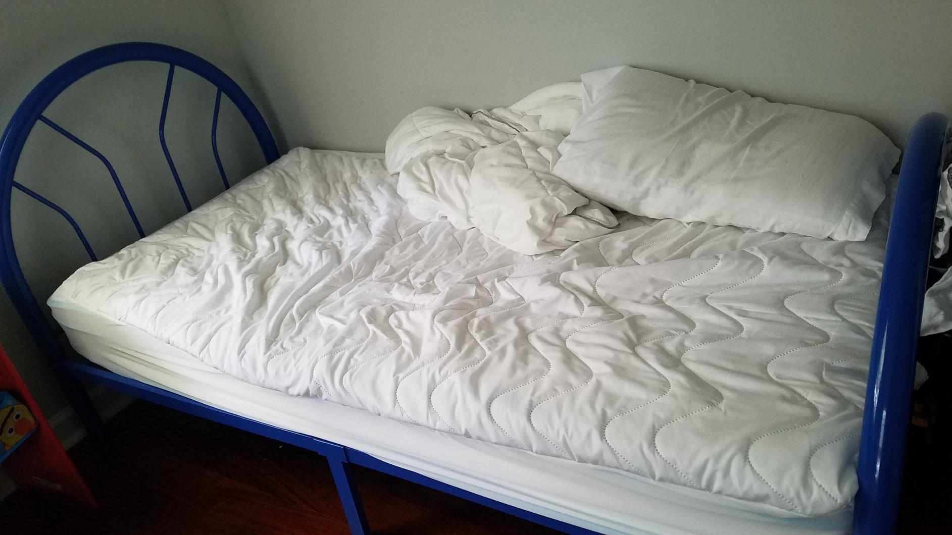 Linenspa 10 Inch Memory Foam and Spring Hybrid Mattress - Medium Feel - Bed in a Box - Quality Comfort and Adaptive Support - Breathable - Cooling - Perfect for a Guest Bedroom - Full Size customer photo 2