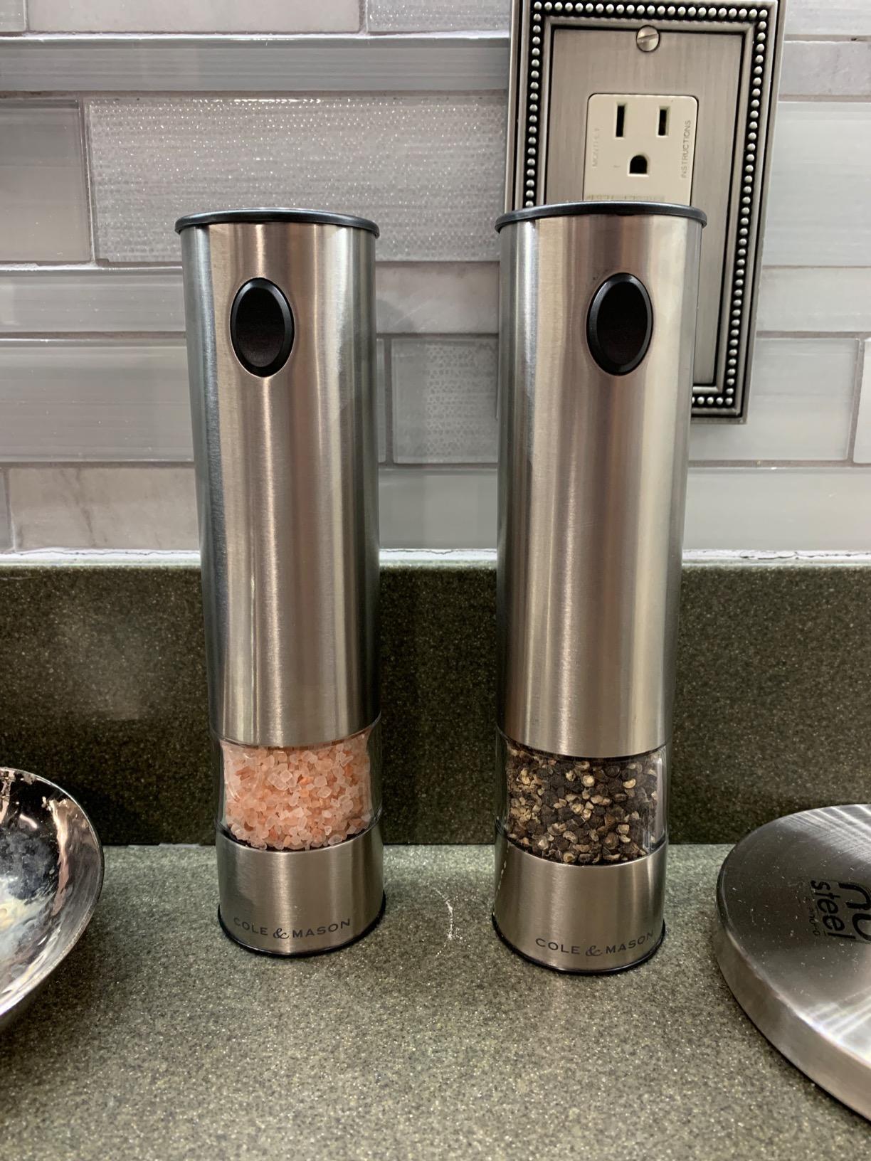 Cole & Mason Battersea Electronic Salt & Pepper Mill Gift Set - One-Button Electric Spice Grinder with Large Grinding Chamber - Adjustable Grind Knob - Electric Kitchen Tool - Stainless Steel customer photo 1