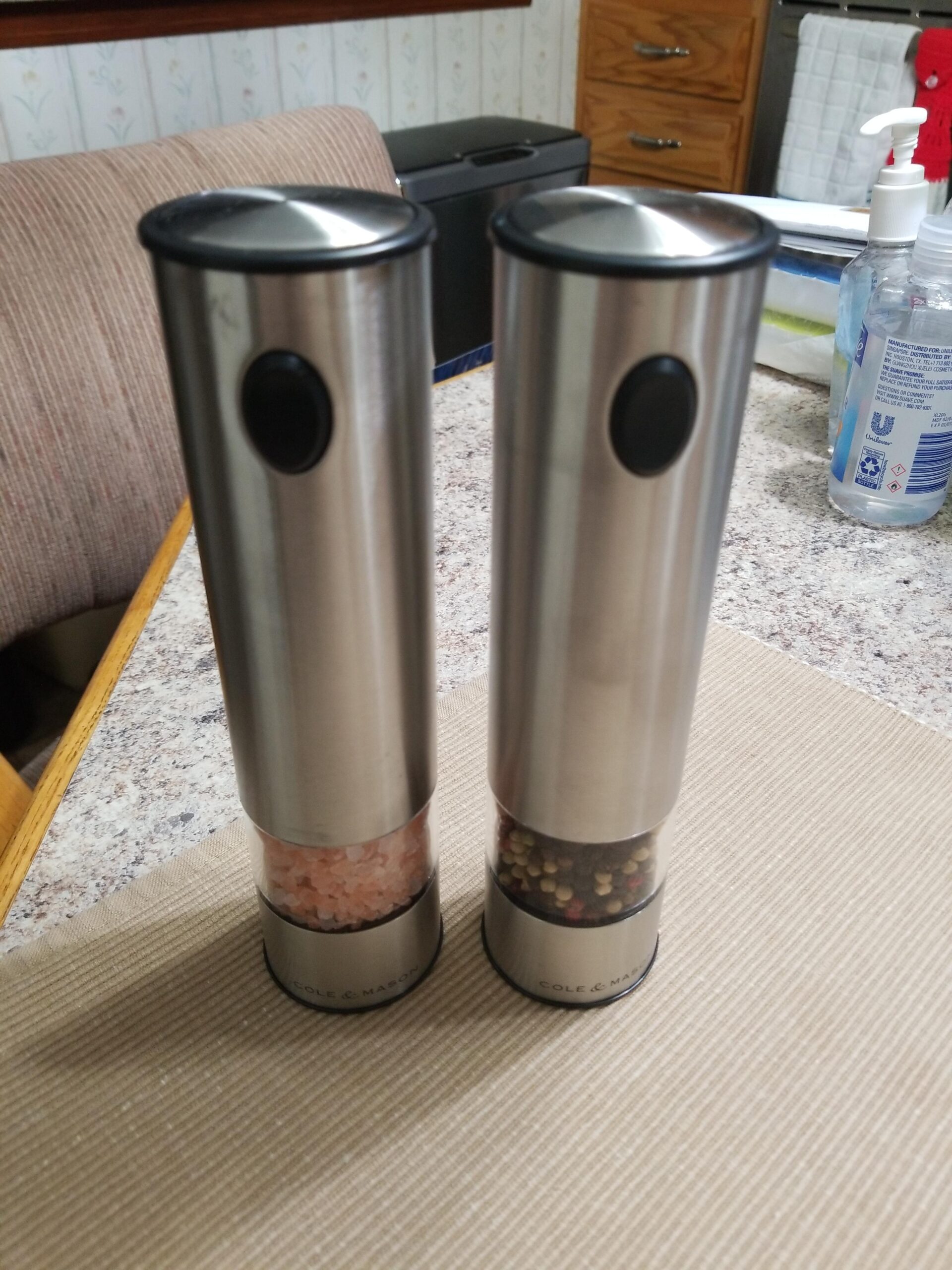 Cole & Mason Battersea Electronic Salt & Pepper Mill Gift Set - One-Button Electric Spice Grinder with Large Grinding Chamber - Adjustable Grind Knob - Electric Kitchen Tool - Stainless Steel customer photo 2