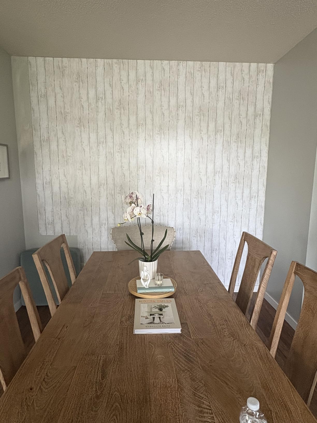 CiCiwind Peel and Stick Wallpaper Wood Contact Paper White Shiplap Wall Paper Peel and Stick Modern Rustic Wood Removable Waterproof Self Adhesive Wallpapers for Cabinets Bedroom Bathroom 78.7