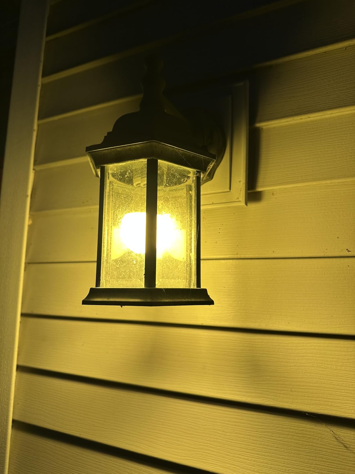 Sunco Dusk to Dawn LED Outdoor Light Bulb A19, Photocell Automatic for Exterior Lighting, 800 LM, 9W (60W Eqv.), 3000K Warm White, Auto On/Off Sensor, IP65 Rated UL 4 Pack customer photo 2