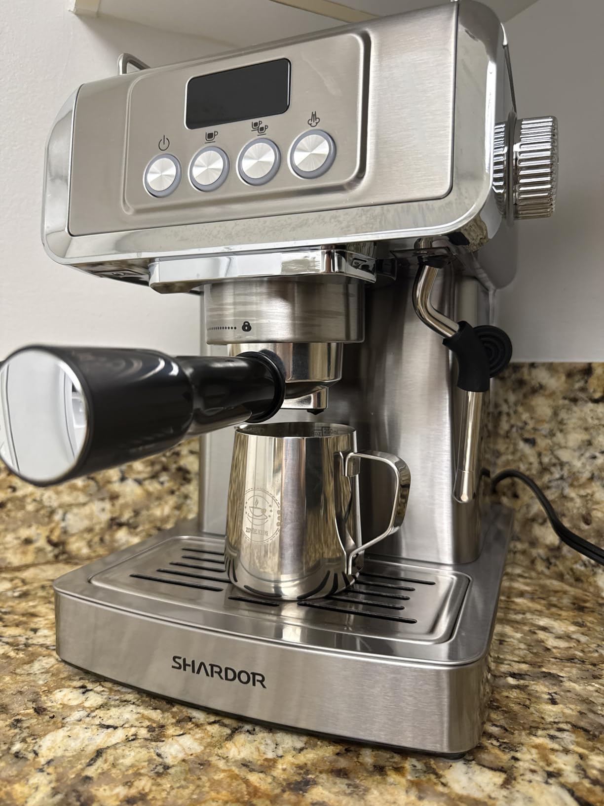 Milk Frothing Pitcher 32oz,Espresso Steaming Pitchers 900ml,Espresso Machine Accessories,Milk Frother Cup 32 Oz,Coffee Cappuccino Latte Art,Stainless Steel Jug customer photo 1