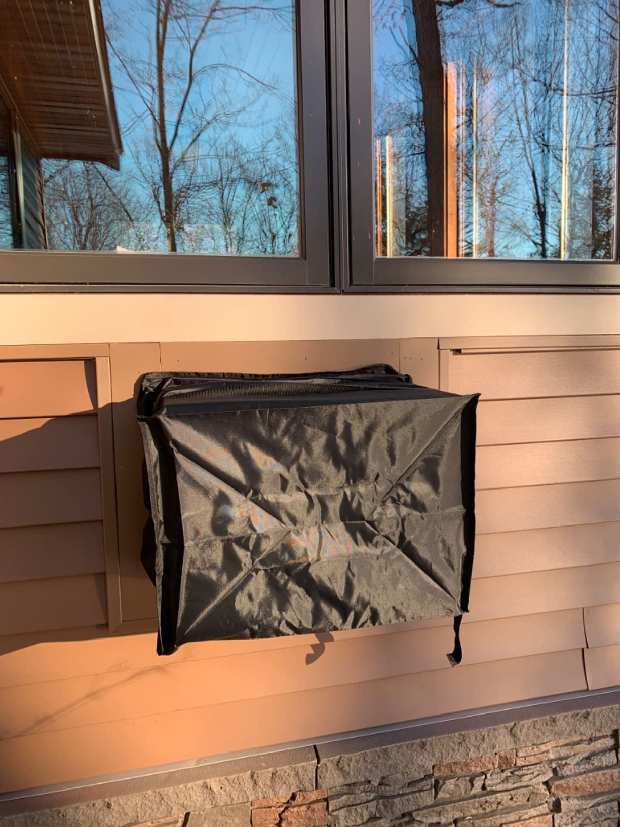 Window Air Conditioner Cover Outdoor, Luxiv Outside Window AC Unit Cover Black Dust-proof Waterproof Outdoor AC Protection Insulation Defender (21Wx16Dx15H) customer photo 1