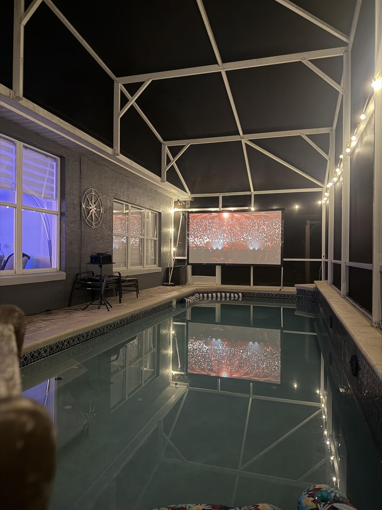 Projector Screen Outdoor, JWSIT 120 inch Outdoor Movie Screen - Upgraded 3 Layers PVC 16:9 Projector Screen, Portable Video Projection Screen with Carrying Bag for Home Theater Backyard customer photo 1