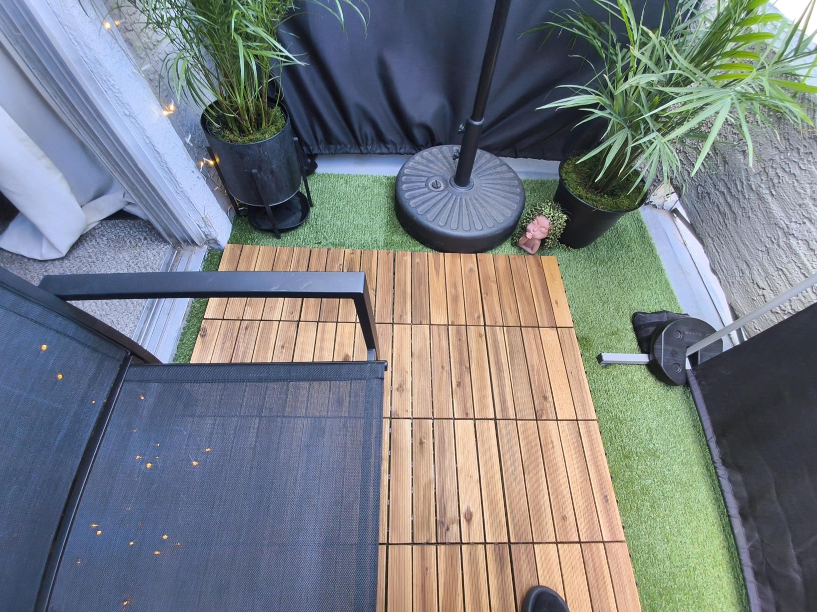 Yaheetech 27PCS Interlocking Wooden Flooring Patio Deck Tiles Solid Wood Tiles Outdoor 12 x 12in Black customer photo 2