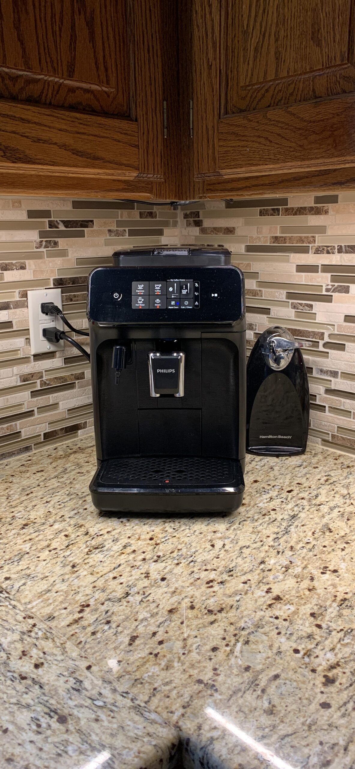 Philips 1200 Series Fully Automatic Espresso Machine, Classic Milk Frother, 2 Coffee Varieties, Intuitive Touch Display, 100% Ceramic Grinder customer photo 1