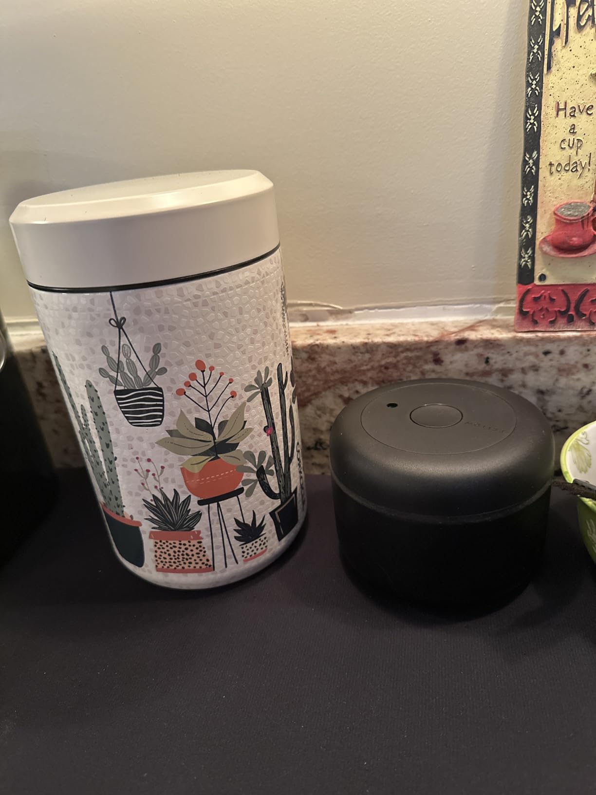 Fellow Atmos Vacuum Coffee Canister - 0.7 Liter, Matte White customer photo 1