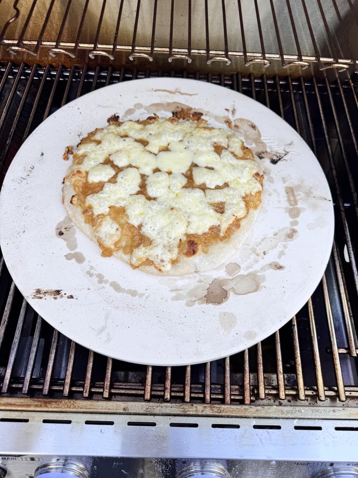 HANS GRILL PIZZA STONE | Circular Pizza Stone For Oven Baking & BBQ Grilling With Free Wooden Peel | Extra Large Round 15