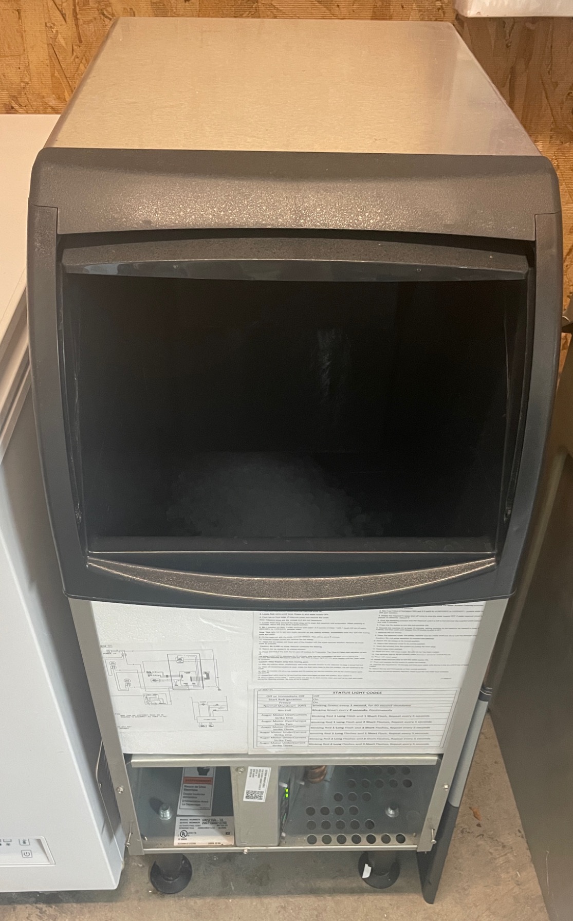 Scotsman UN0815A-1 15-Inch Air-Cooled Nugget Undercounter Ice Maker Machine with 36 lb. Storage Capacity, 79 lbs/Day, 115v, NSF customer photo 2
