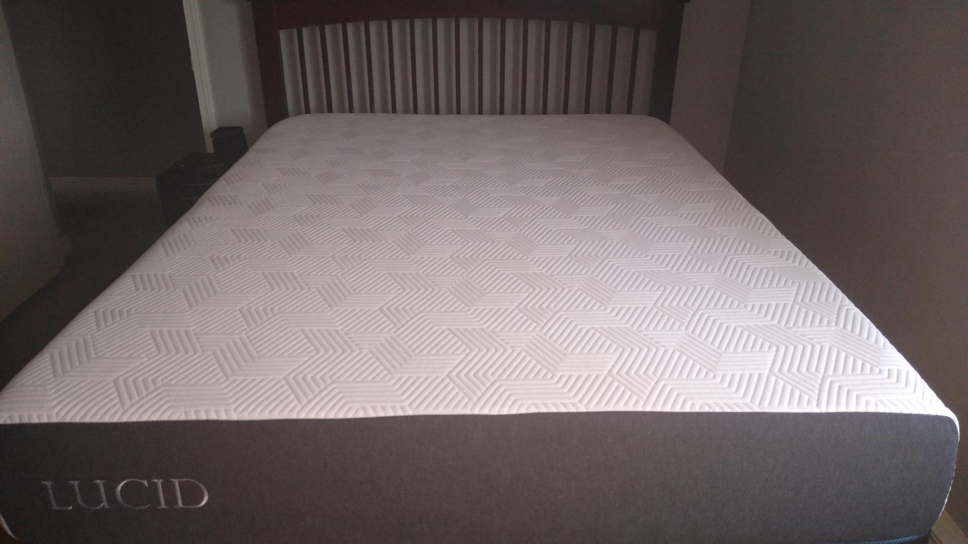 Lucid 10 Inch Memory Foam Mattress - Medium Feel - Infused with Refreshing Bamboo Charcoal and Cooling Gel - Bed in a Box - Temperature Regulating - Pressure Relief - Breathable - Full Size customer photo 1