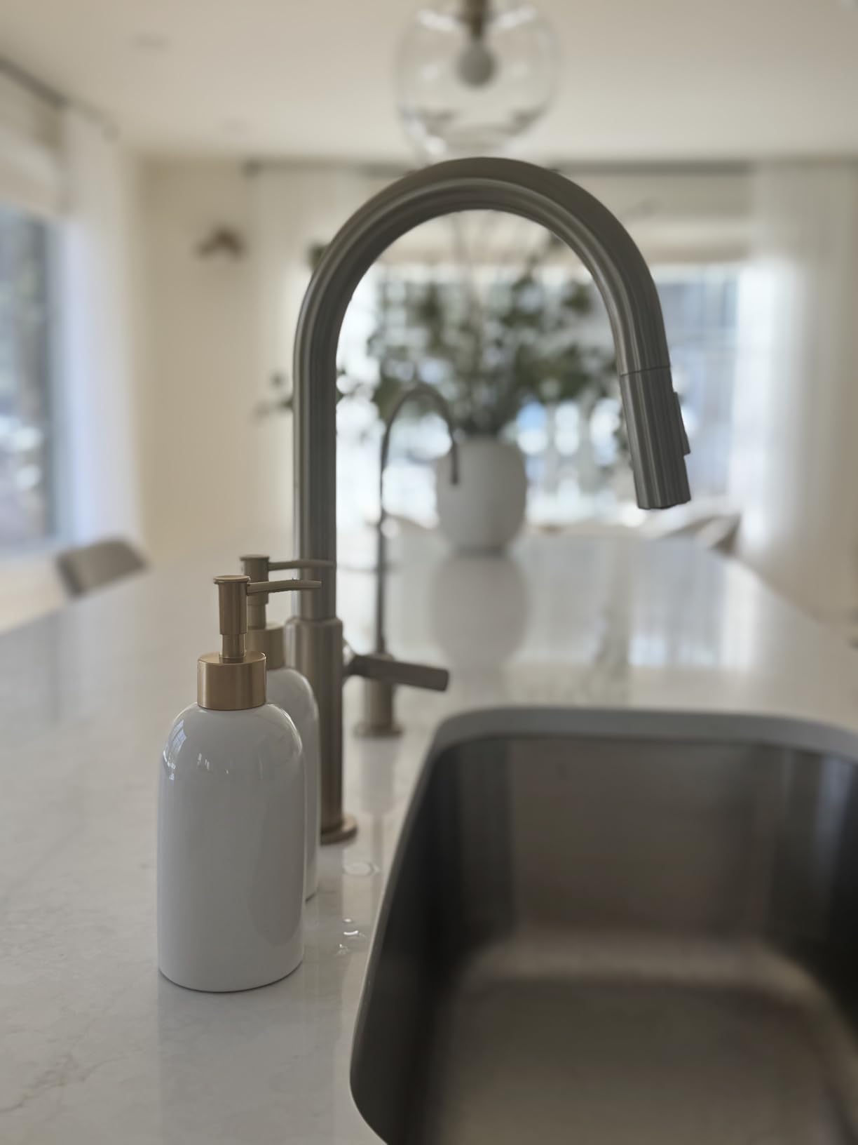 KRAUS Oletto Single Handle Pull Down Kitchen Faucet in Matte Black, KPF-2820MB customer photo 2