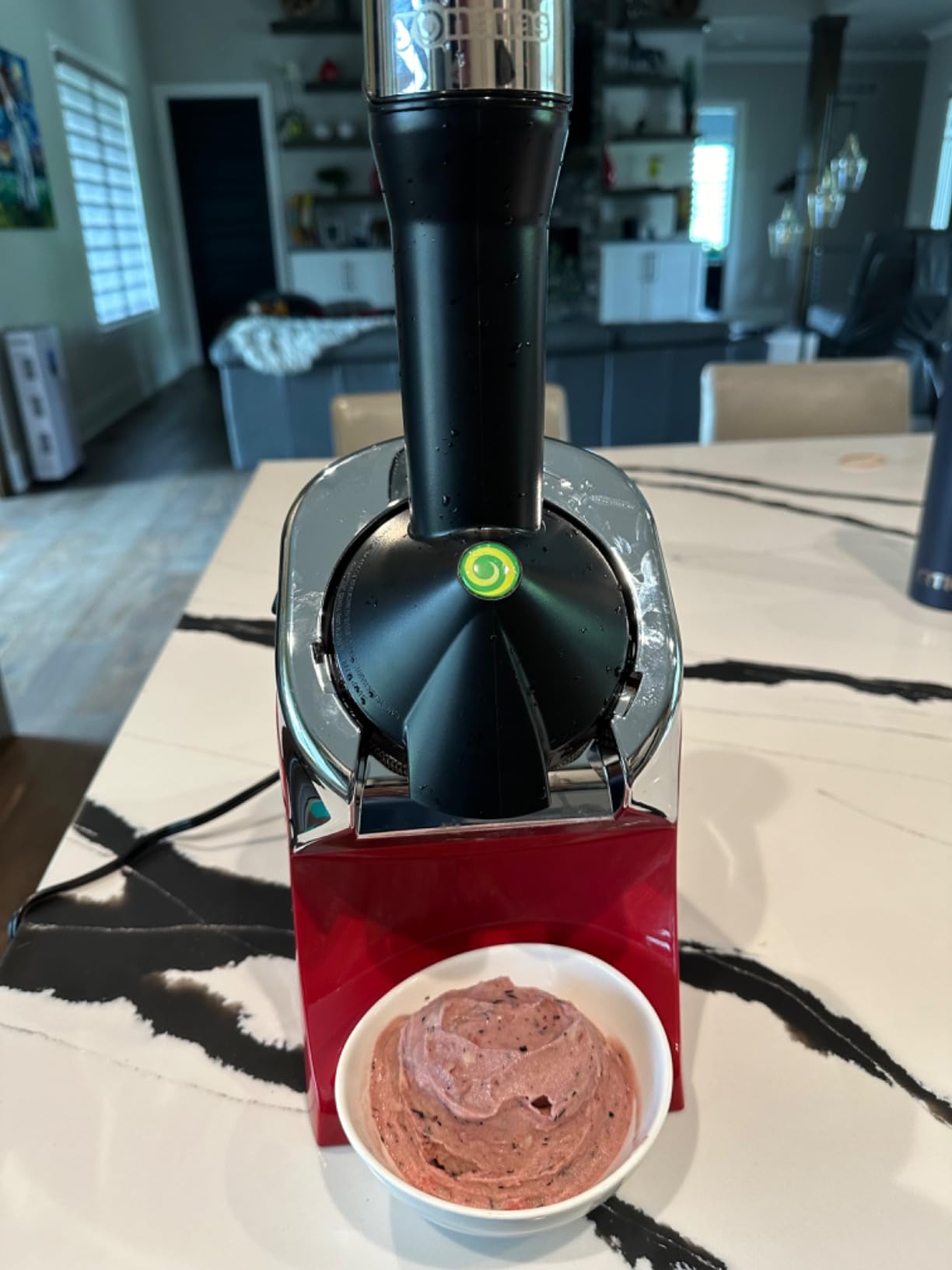 Yonanas 988BK Deluxe Vegan, Dairy-Free Frozen Fruit Soft Serve Maker, Includes 75 Recipes, 200 W, Black customer photo 1