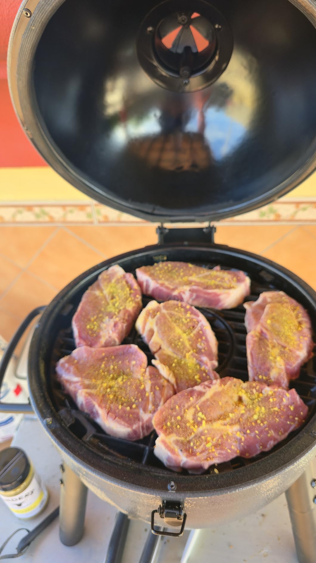 Char-Griller AKORN Jr. Portable Kamado Charcoal Grill and Smoker with Cast Iron Grates and Locking Lid with 155 Cooking Square Inches in Ash customer photo 1