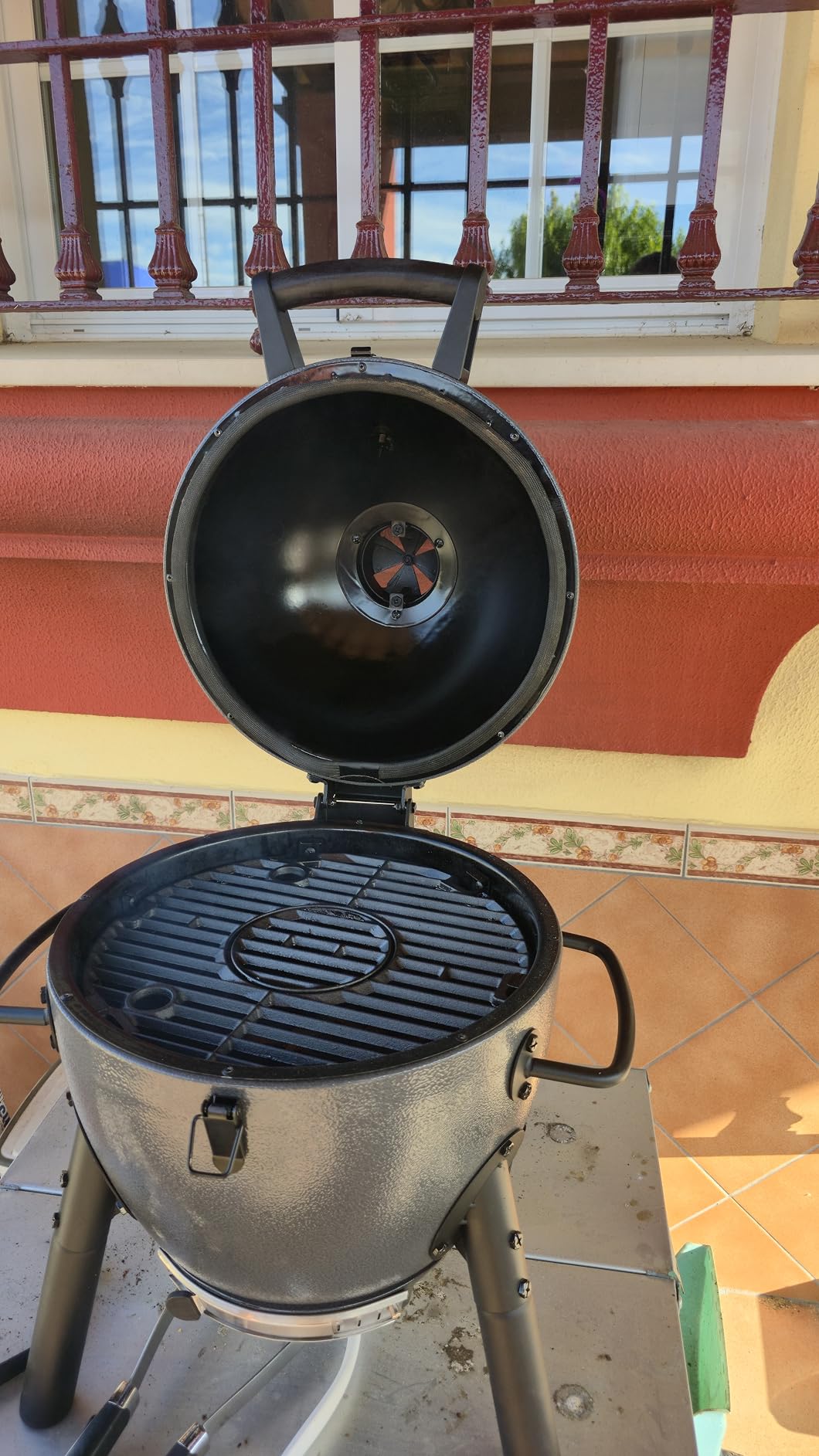 Char-Griller AKORN Jr. Portable Kamado Charcoal Grill and Smoker with Cast Iron Grates and Locking Lid with 155 Cooking Square Inches in Ash customer photo 2