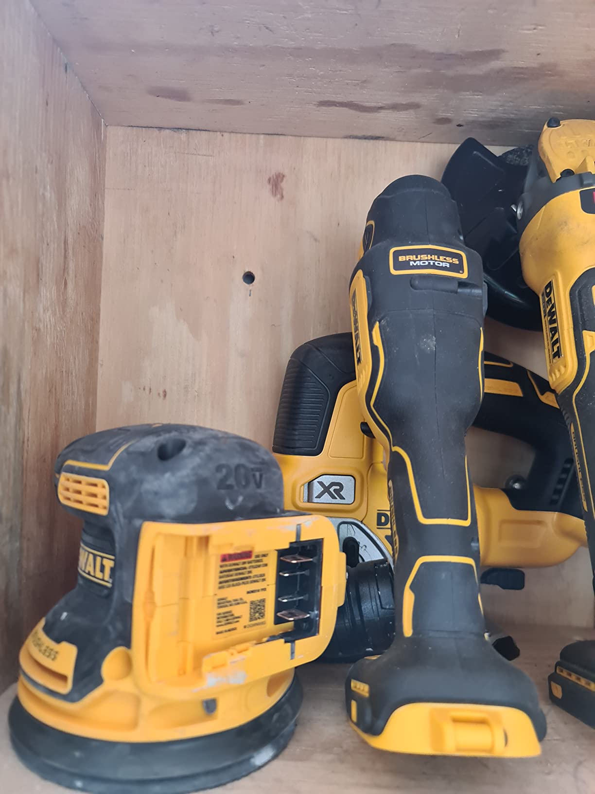 DEWALT 20V MAX Power Tool Combo Kit, Cordless Woodworking 3-Tool Set with 5ah Battery and Charger (DCK300P1) customer photo 1