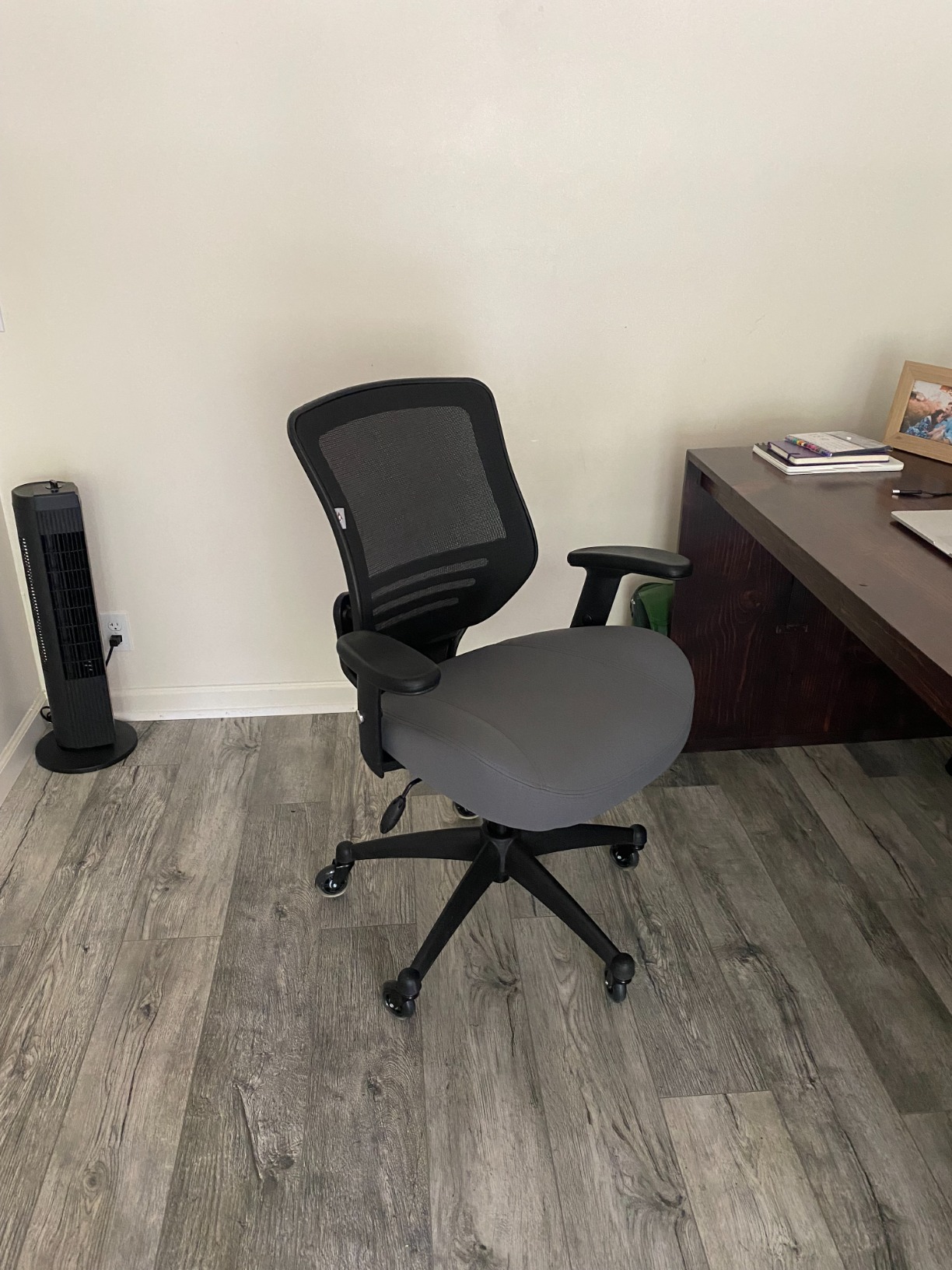 BOLISS Office Chair Mesh Ergonomic Super Soft Thick and Wide Cushion Computer Desk Chair Height Adjustable Arms and Lumbar Support customer photo 1