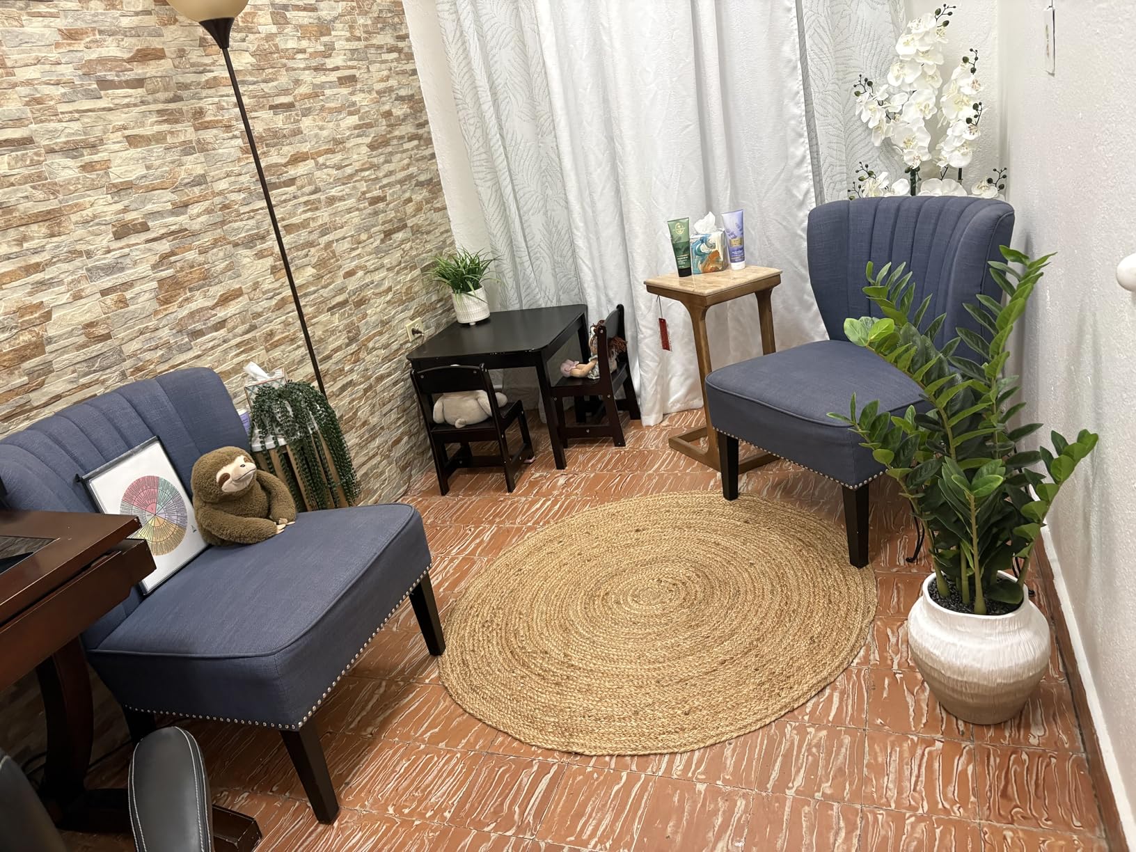 Jute Braided Area Rug, Natural - 8 Feet Round, Boho Neutral Indoor Circle Hand Woven Rugs for Living Room, Bedroom, Nursery, Dining Area | Farmhouse Large Rustic Patio Floor Mat for Coastal Decor customer photo 1