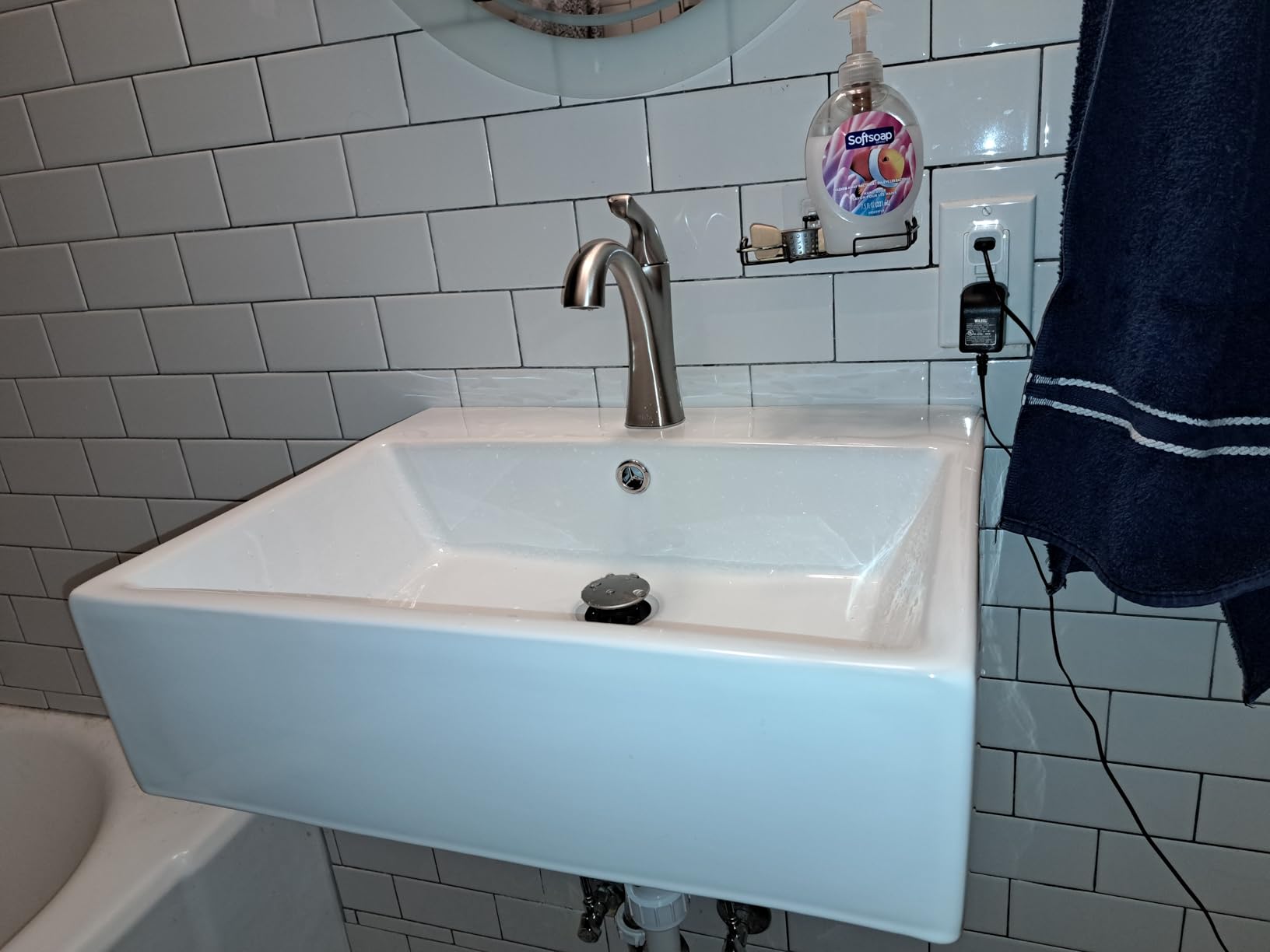 Delta Arvo Brushed Nickel Bathroom Faucet 1 Hole, Single Hole Bathroom Sink Faucet for Vanity, Push-Pop Drain Assembly, Spotshield Stainless 15840LF-SP customer photo 1