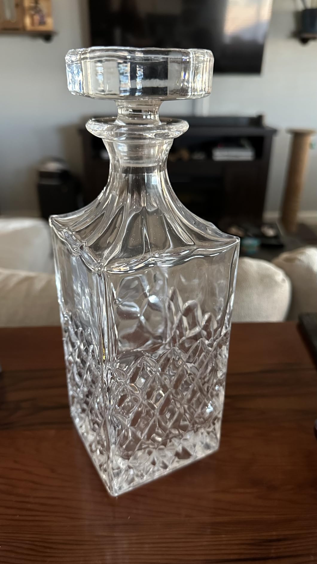 LIGHTEN LIFE Whiskey Decanter 29oz, Crystal Whiskey Decanter with Stopper, Non-Lead, 828ml, Clear, Durable, Dishwasher Safe, Classic European Design customer photo 2
