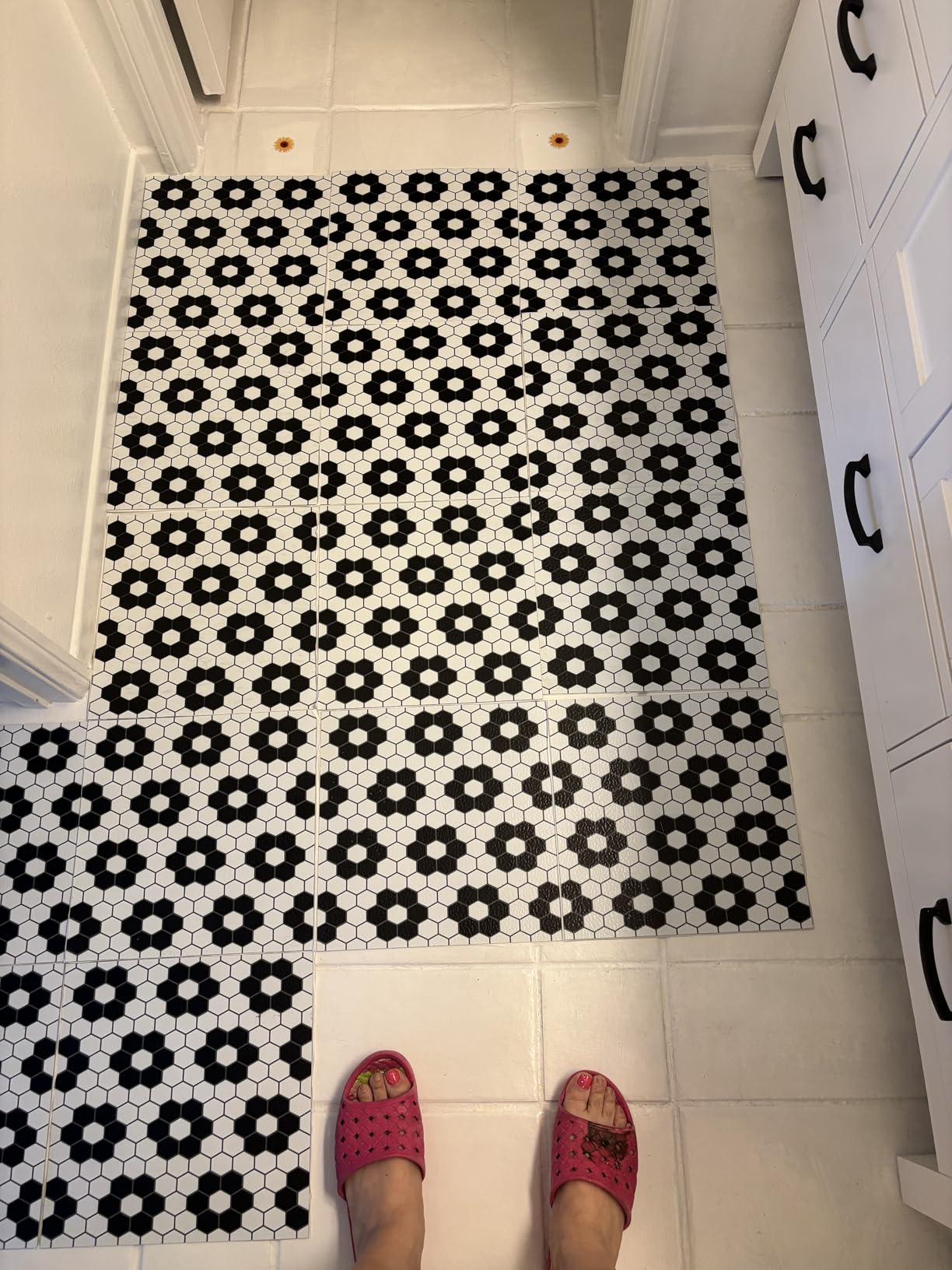 FloorPops Black Biscotto Peel & Stick Floor Tiles, FP3931 customer photo 2