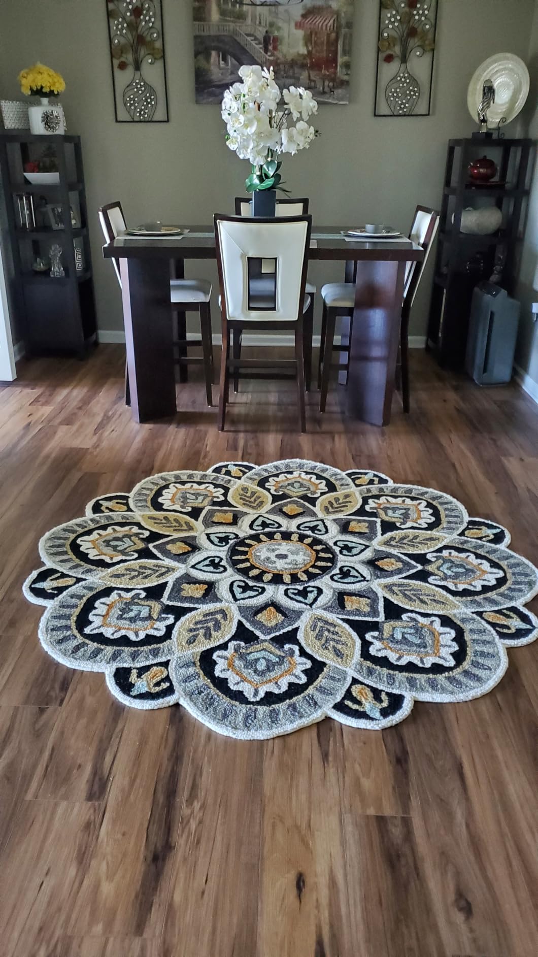 SAFAVIEH Novelty Collection 8' Round Ivory/Blue NOV604M Handmade Floral Premium Wool Entryway Rug customer photo 1