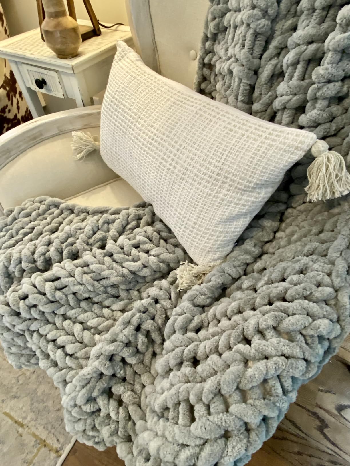 SAMIAH LUXE Chunky Knit Throw Blanket 50x60, Buttercream Cream Chenille Throw Blanket for Couch Bed Sofa, Soft Fluffy Cable Knit Blanket, Oeko-TEX Certified, Machine Washable customer photo 2