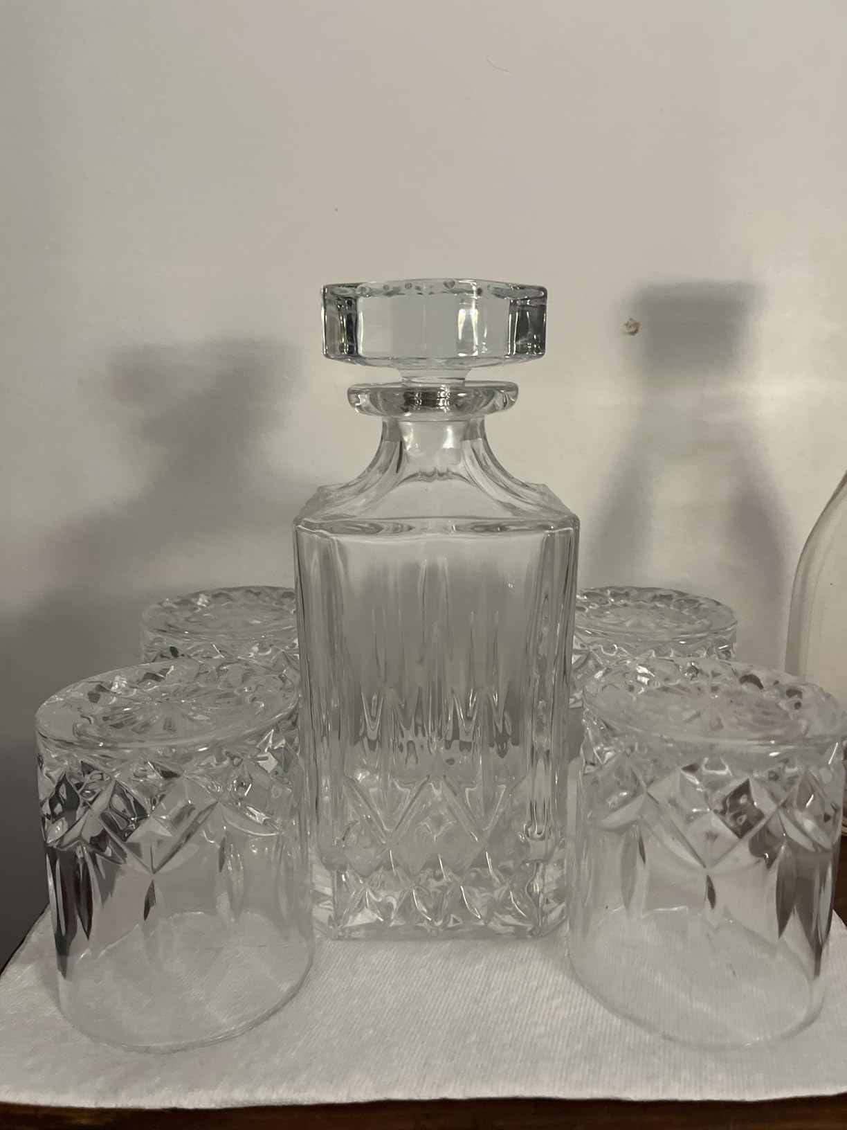 Premium Whiskey Decanter, KANARS Sophisticated Scotch Decanter with Luxury Gift Box for Men Dad Brother Husband, Non-Lead Crystal Liquor Bottle customer photo 1
