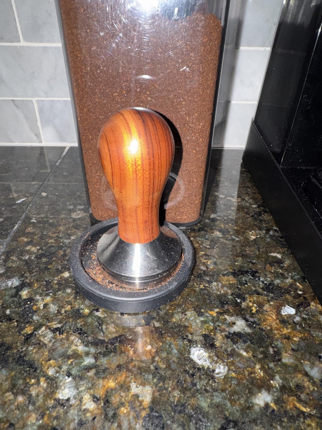 Coffee Tamper Espresso Press with Tamper Mat 304 Stainless Steel Flat Base Wooden Handle for Coffee Grounds Barista Espresso Machines Accessory (53MM) customer photo 2