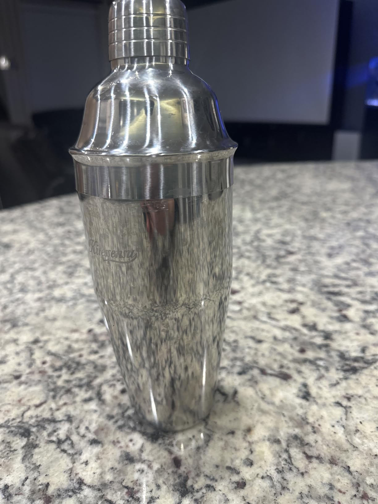 KITESSENSU Cocktail Shaker Set, Stainless Steel Bartending Kit with 25 Ounce Cocktail Shaker with Built in Drink Strainer, Measuring Jigger, Mixing Spoon & Drink Recipe Guide, Rose Gold customer photo 1