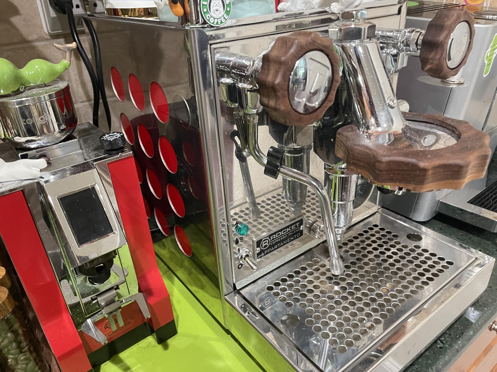 Rocket Espresso Appartamento Nera Espresso Machine | E61 | Heat Exchanger | Black/Copper customer photo 1