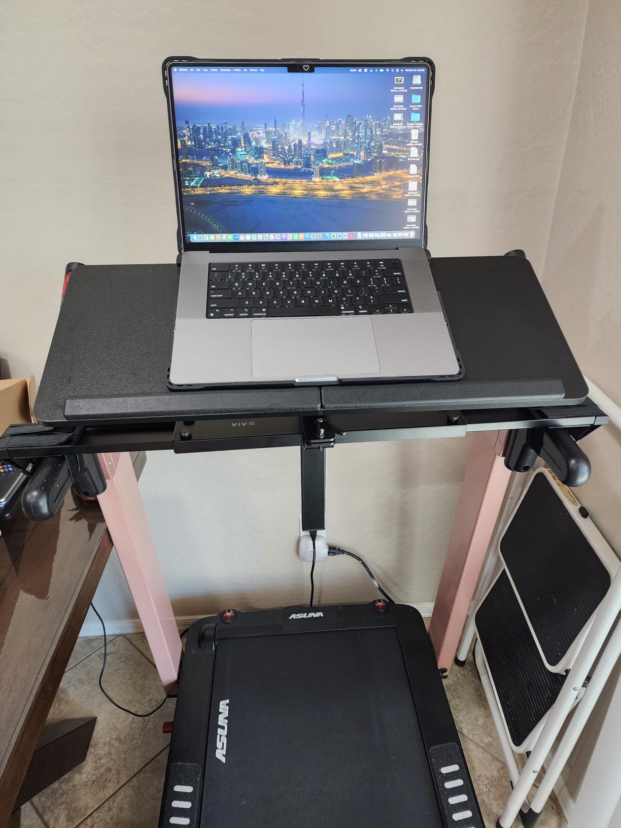 VIVO Universal Wooden Laptop Treadmill Desk, Adjustable Ergonomic Notebook Mount Stand for Treadmills, Includes Mouse Pad and Wrist Support, Stand-TDML4 customer photo 2