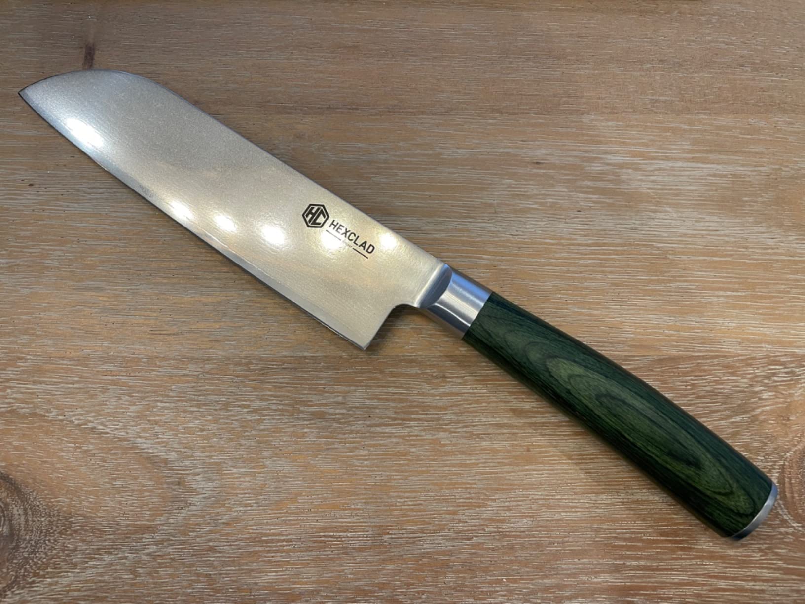 HexClad Santoku Knife, 7-Inch Japanese Damascus Stainless Steel Blade, Pakkawood Handle customer photo 1