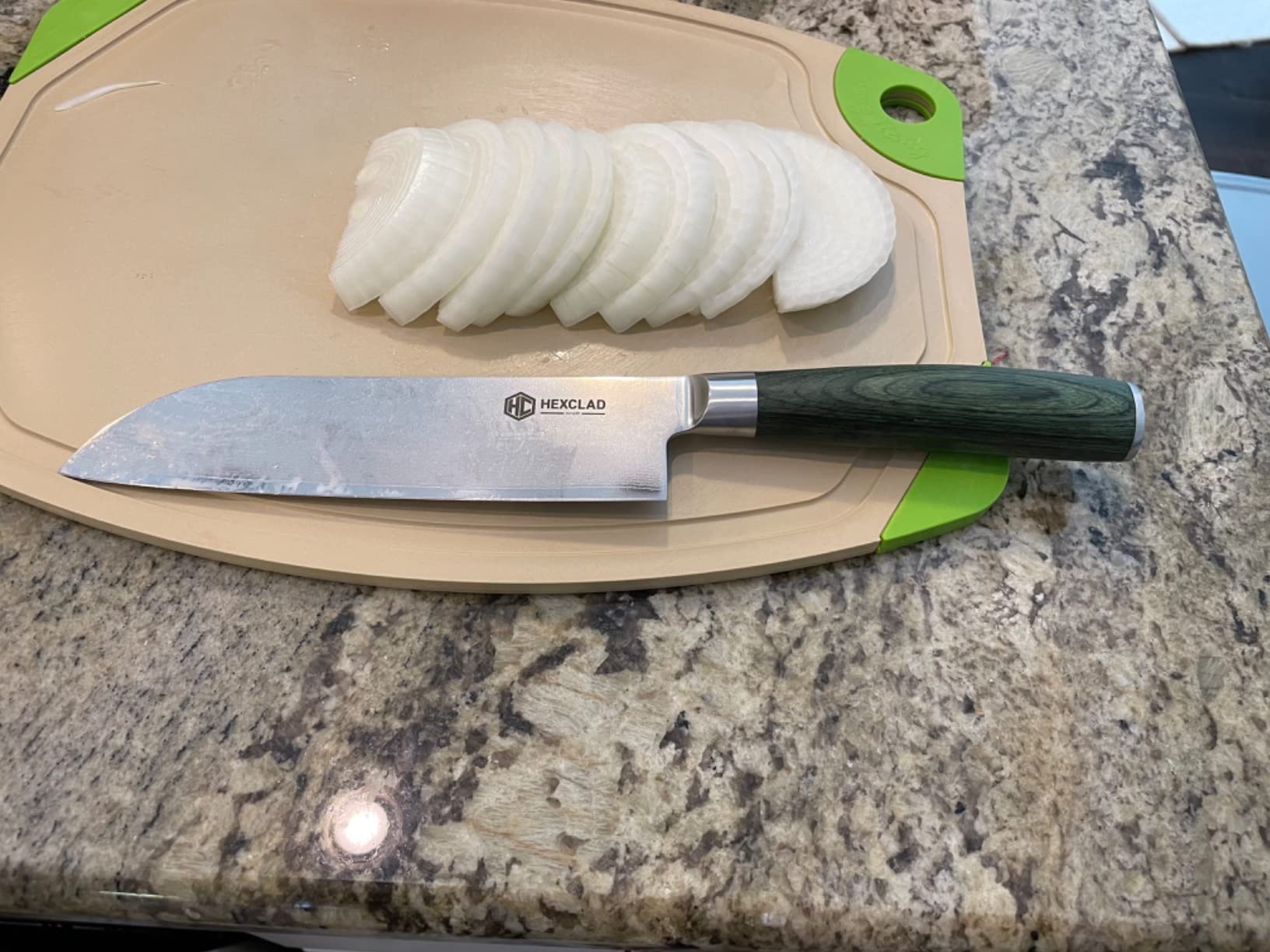 HexClad Santoku Knife, 7-Inch Japanese Damascus Stainless Steel Blade, Pakkawood Handle customer photo 2