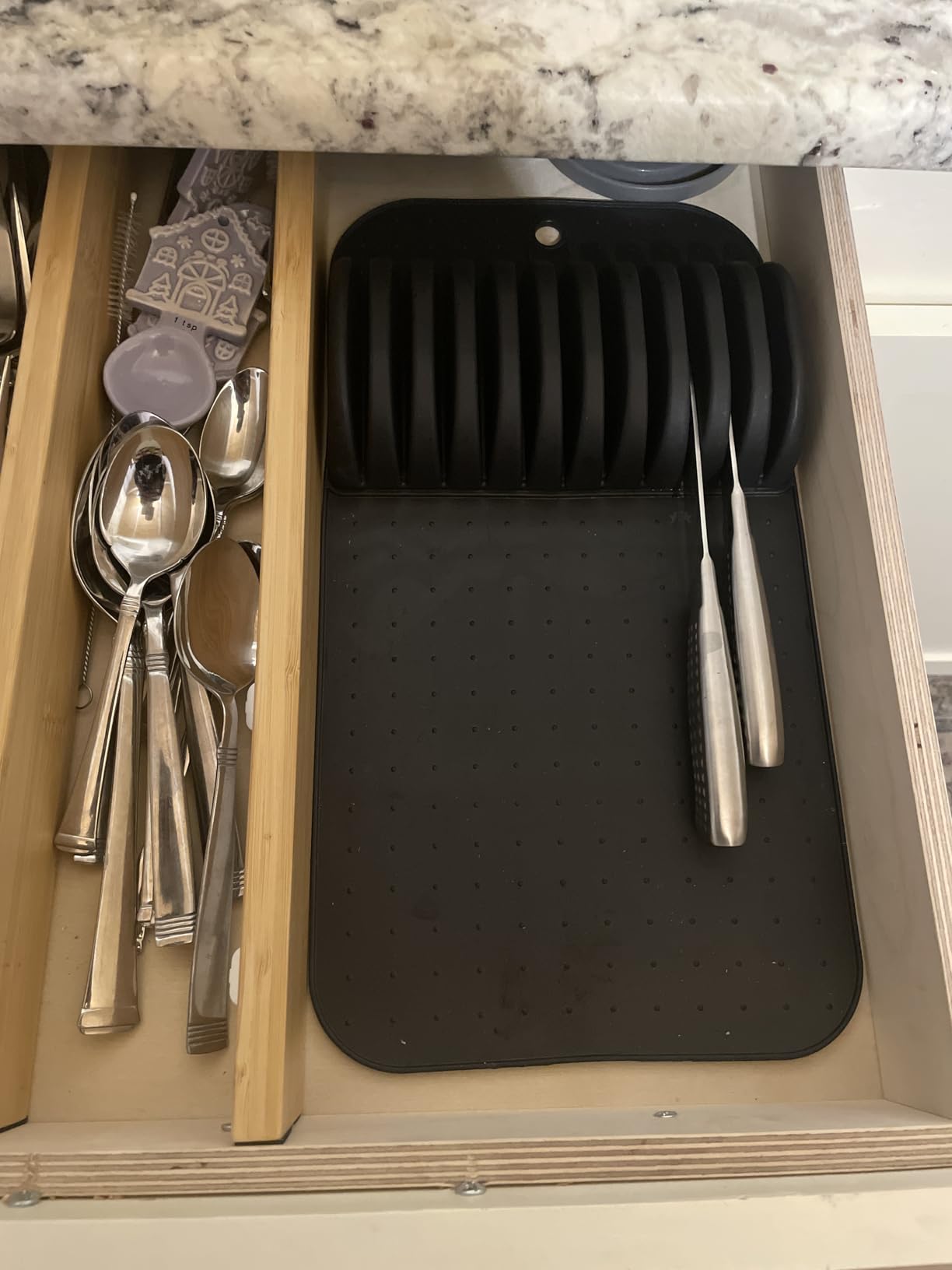 madesmart Large Knife Mat, Soft-Grip In Drawer Knife Organizer for 12 Knives customer photo 1
