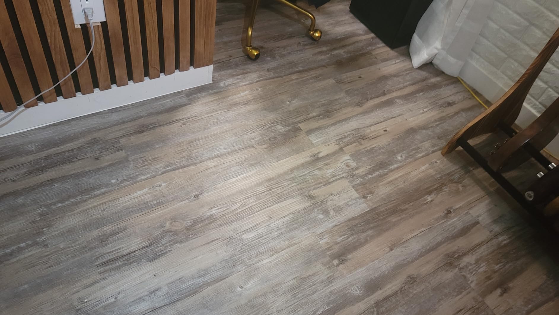Art3d 36-Pack 54 Sq.ft Peel and Stick Floor Tiles Vinyl Plank Flooring Wood Look, Adhesive and Waterproof Tile Sticker for Bedroom, Living Room, Kitchen, RV in Rosewood customer photo 1