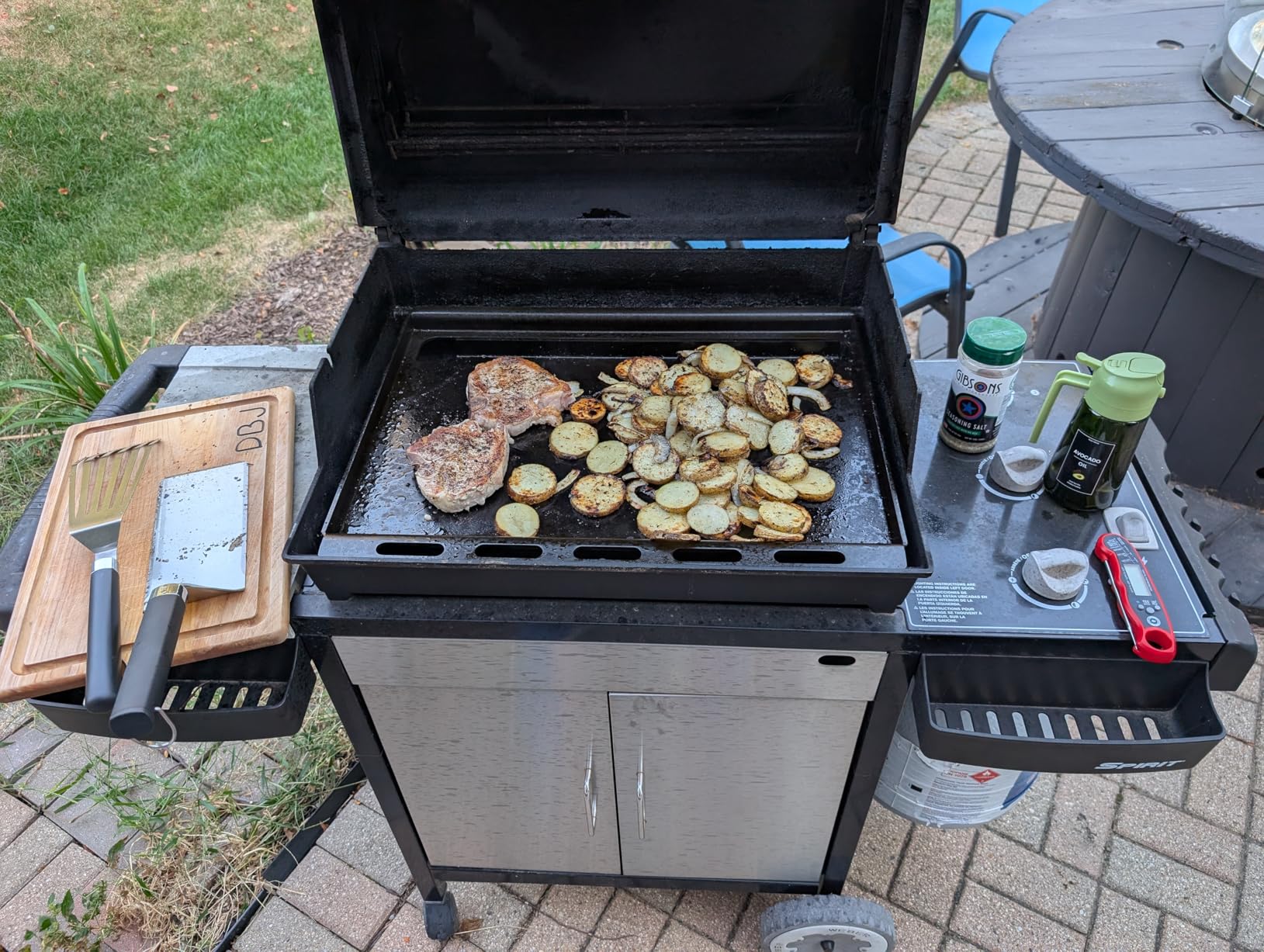 Weber Rust-Resistant Outdoor Griddle Insert, Full-Size - Pre-Seasoned Carbon Steel Griddle for Summit and Genesis 300 Series (3 Burners), Gas Grills customer photo 2