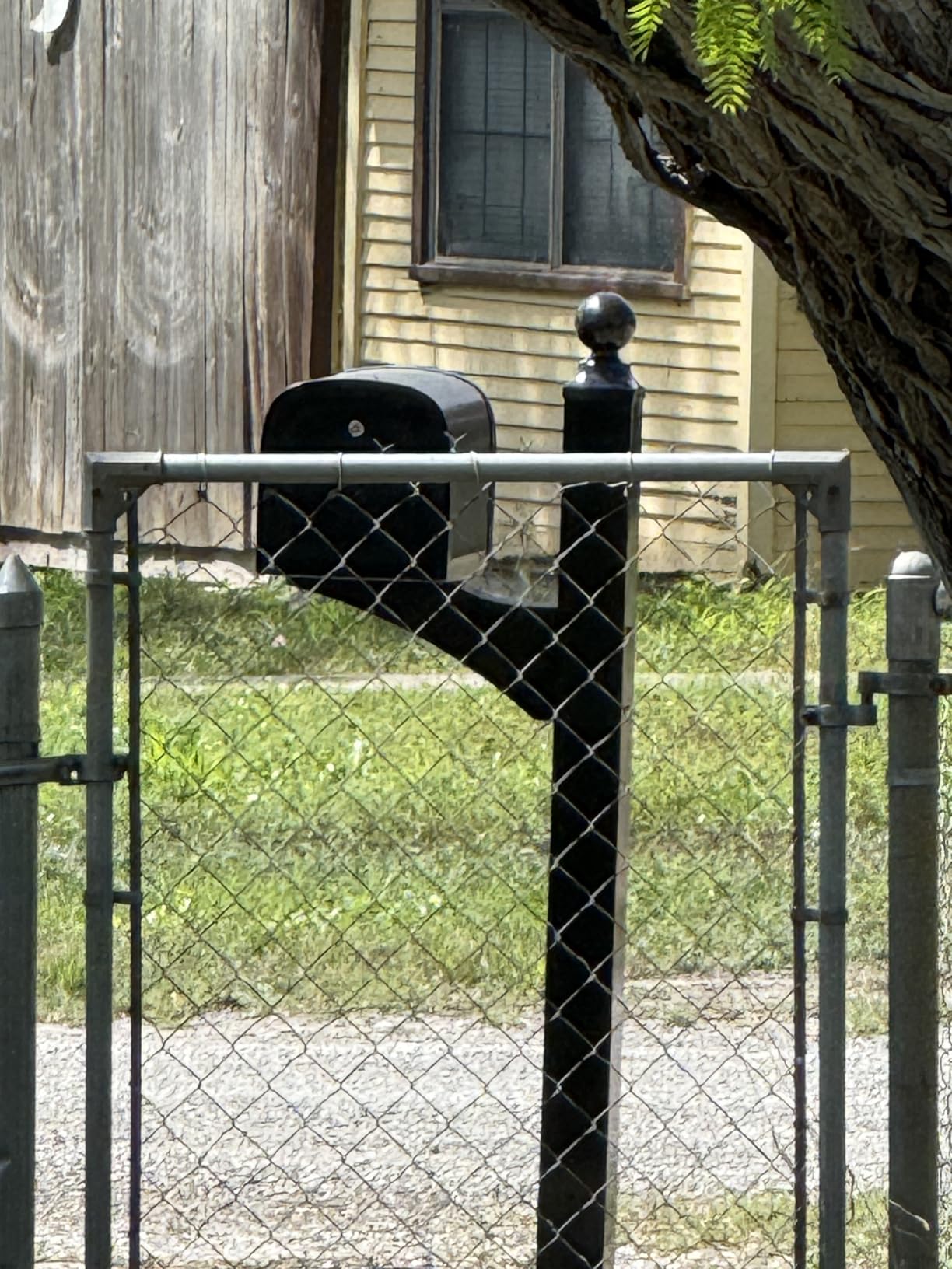 Architectural Mailboxes Landover Aluminum Mailbox Post, Black customer photo 1
