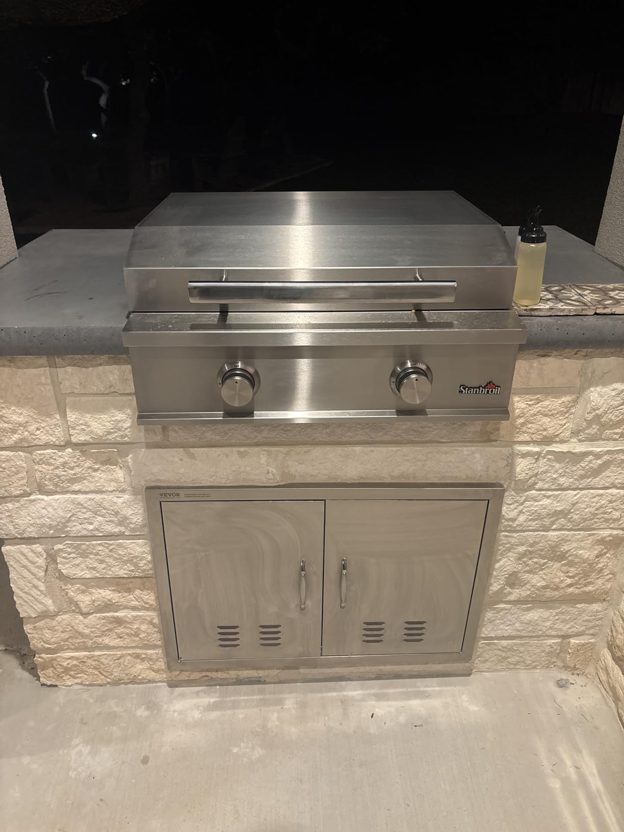 Stanbroil 28-Inch Premium Built-In Liquid Propane Griddle for Outdoor Kitchen Grill, Durable Stainless Steel 2-Burner Flat Top Grill with Lid for BBQ Island, 34,000 BTUs customer photo 1