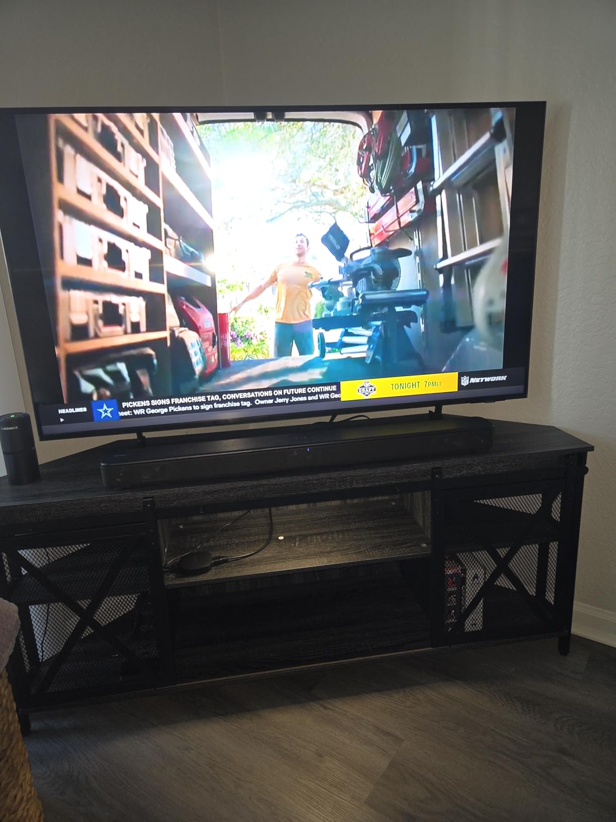 HOMISSUE Corner TV Stand for 55 Inch TV, Rustic Corner Entertainment Center with Storage, Industrial Media Console Table with Sliding Barn Door, Entertainment Center for Living Room, Brown customer photo 1